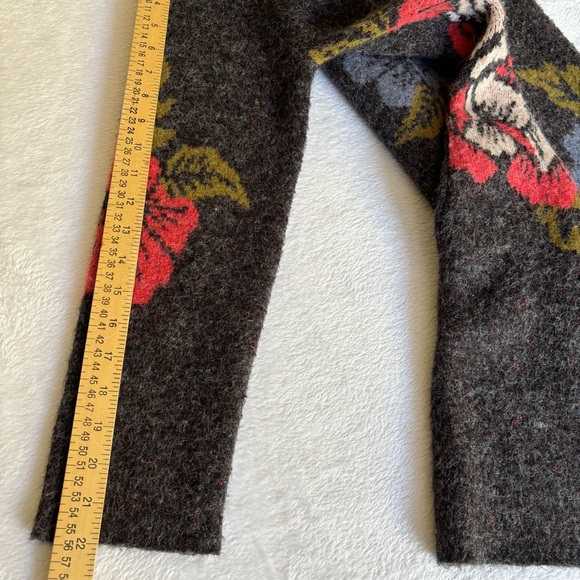 Vertigo Dark Gray Floral Cardigan Sweater Coat Oversized Size Small - Picture 10 of 15